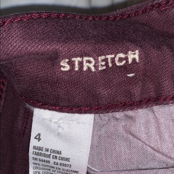 American Eagle Maroon Jean Shorts - Picture 4 of 4